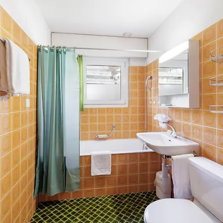 Brentsch B51 سكول